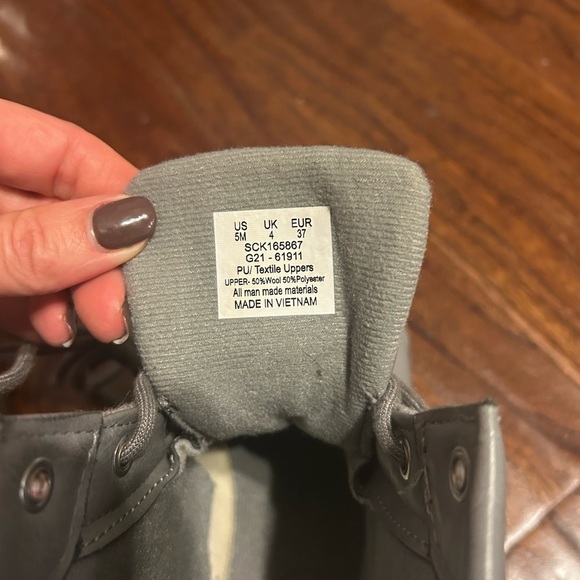 Sperry boots waterproof saltwater Girls size 5/woman's 7. Good for rain/snow - Picture 3 of 5